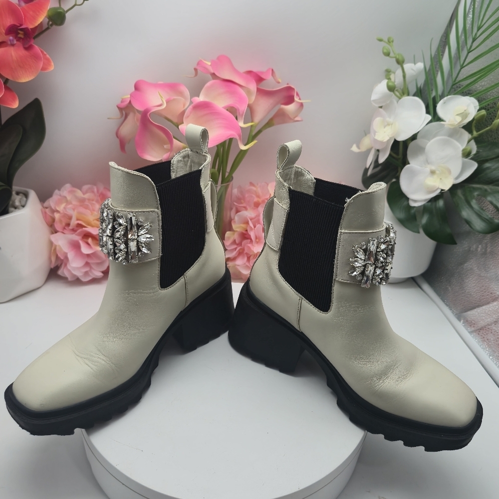 New Karl Lagerfeld Ivory Paris Embellished Platform Cavin Ankle Boots 6.5 - Picture 12 of 14